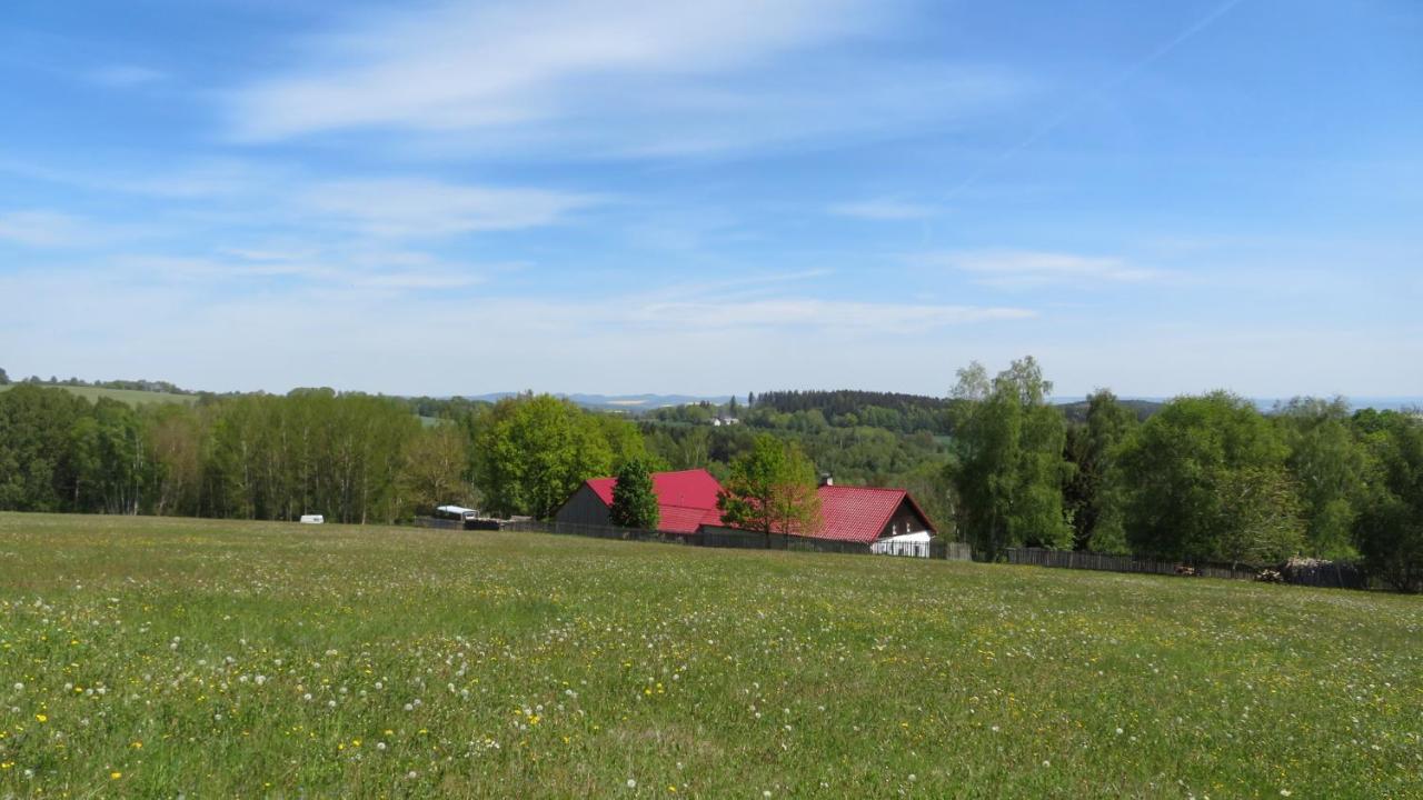 Hotel Maringotka Na Samote Na Kozi Farme Pobezovice Exterior foto